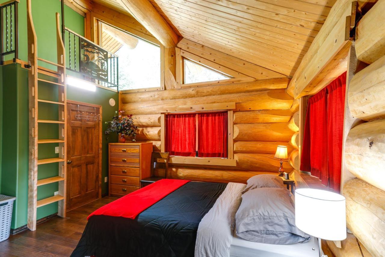 Riverside Log Cabin On-Site Aurora Viewing! North Pole 외부 사진